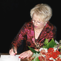 Margot Satorius-Obermeier - Autorin:
Margot Satorius-Obermeier :: Gedichte, Geschichten und Lesungen :: Die Autorin und ein Überblick zu ihren Werken ...
... und hier kommen Sie direkt zu meiner Präsentation. Margot Satorius-Obermeier - Autorin:
Margot Satorius-Obermeier :: Gedichte, Geschichten und Lesungen :: Die Autorin und ein Überblick zu ihren Werken ...
... und hier kommen Sie direkt zu meiner Präsentation.